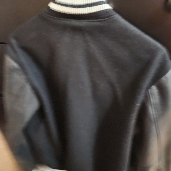 Wayne Gretzy varsity Jacket - Picture 6 of 7